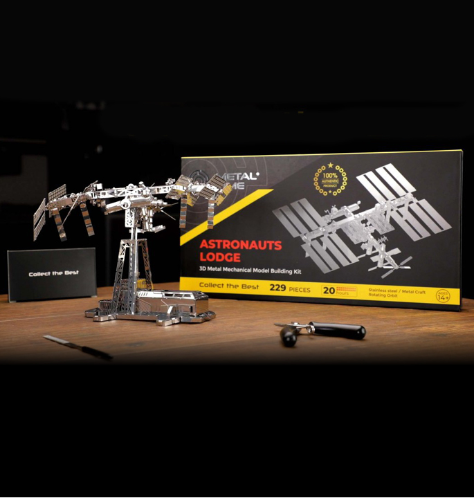 Productvisuals_Modelbouw-Metal-Time-Astronauts-Lodge-7-1