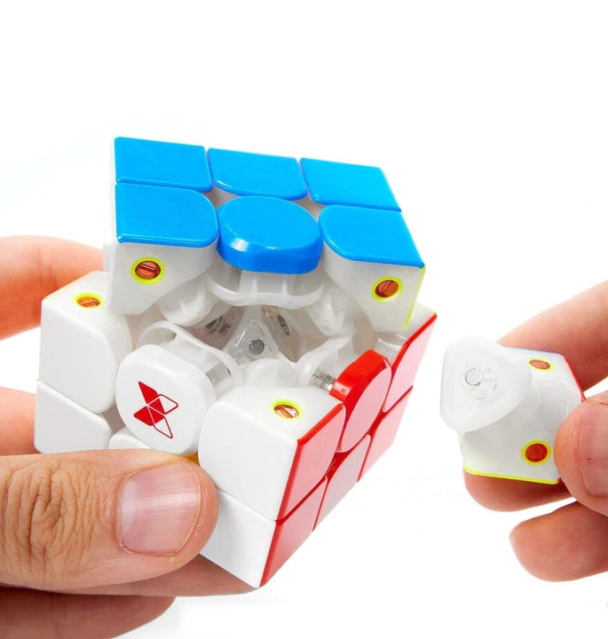 Productvisuals_Speedcubes-QiYi-Tornado-V3M-Pioneer-UV-Version-5