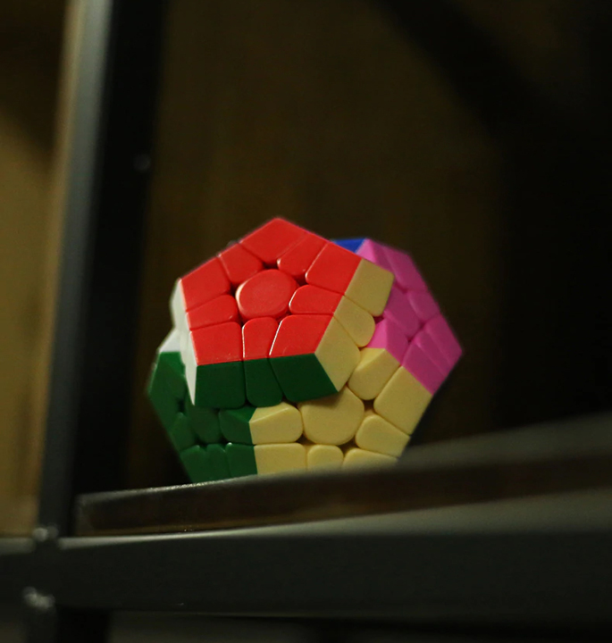 Productvisuals_Speedcubes-sengso-mr.m-megaminx8-1